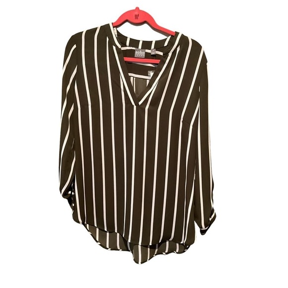 Soho New York and Company Blouse Top Women SZ M Black Striped Long Sleeve V-Neck - Picture 1 of 6